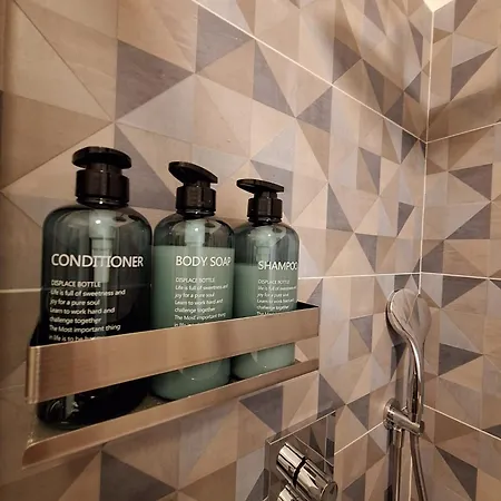 Adelina Bed & Breakfast 4*